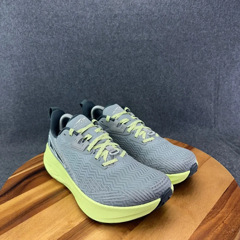 Altra Experience Wild Mens Gray Athletic Road Running Shoes Sz US 9 Worn Once